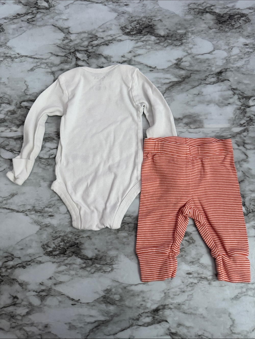 Carter’s Matching Set - Picture 2 of 3